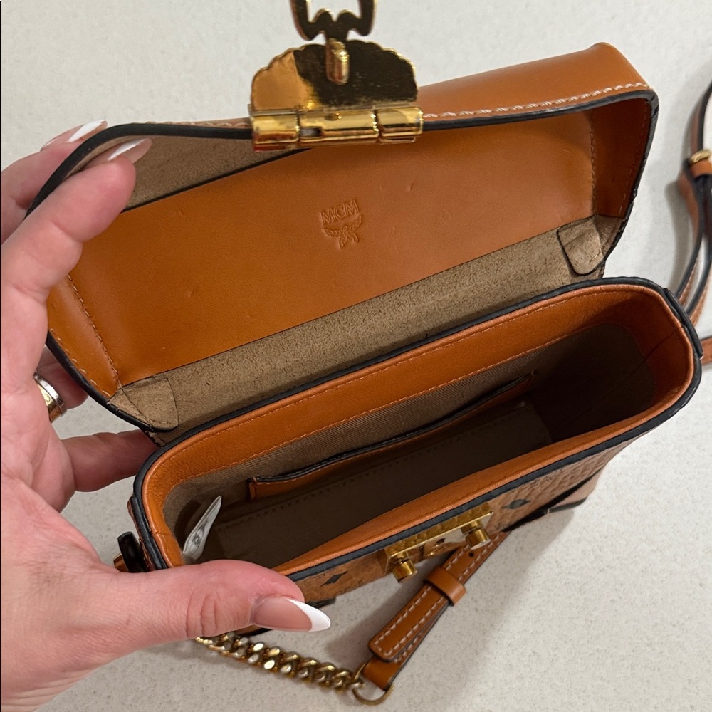RARE FIND! Authentic MCM Brown and Gold Crossbody/Belt Bag - Picture 8 of 12